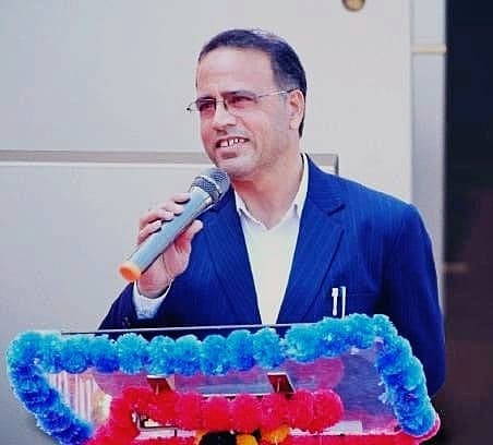 Ms. Prachi Garg speaking at podium